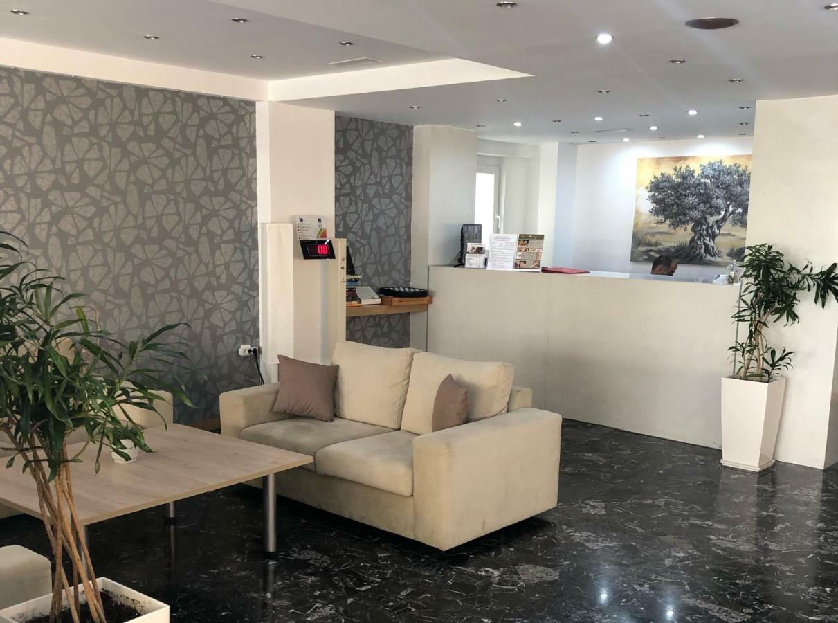 Mimosa Aparthotel 2*